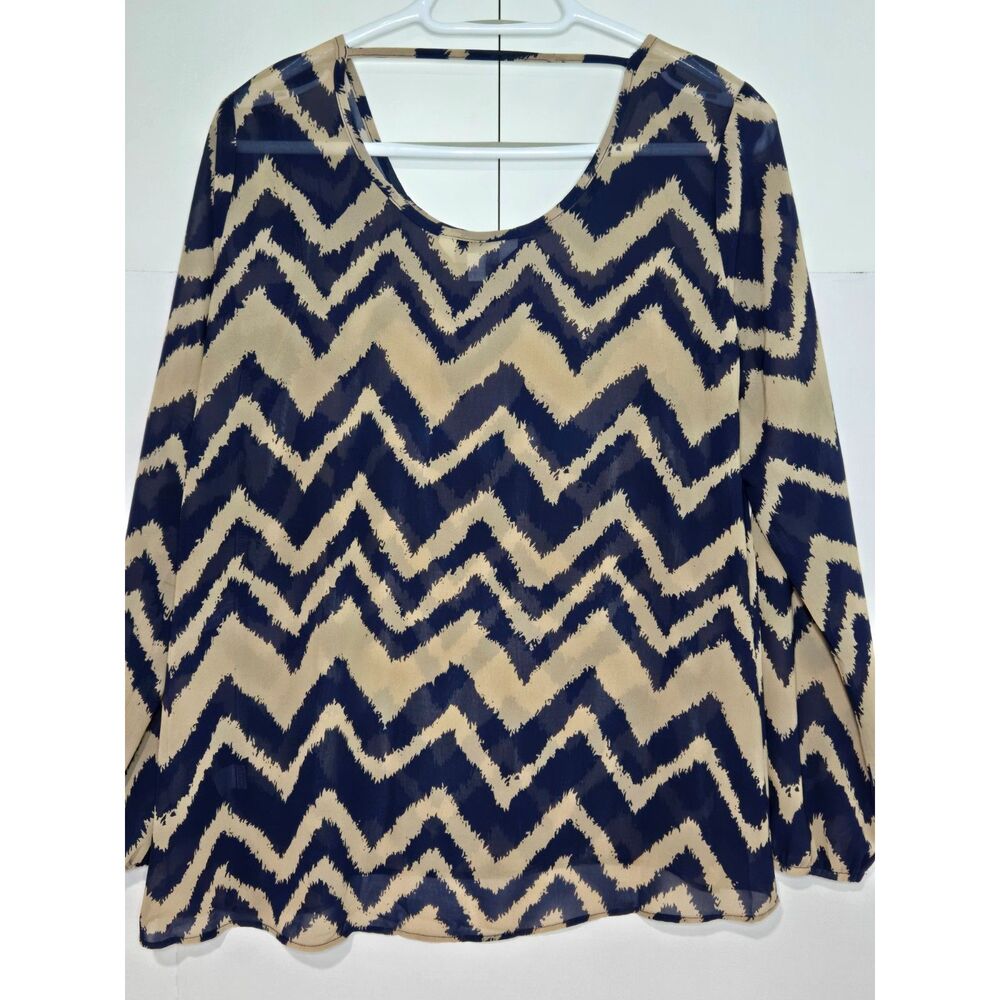 Charming Charlie Chevron Top | Women's Size Medium | Black Tan Blouse